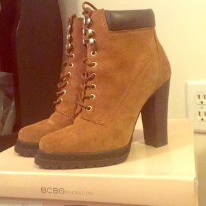 BCBG Maude Carmel Booties Size 7